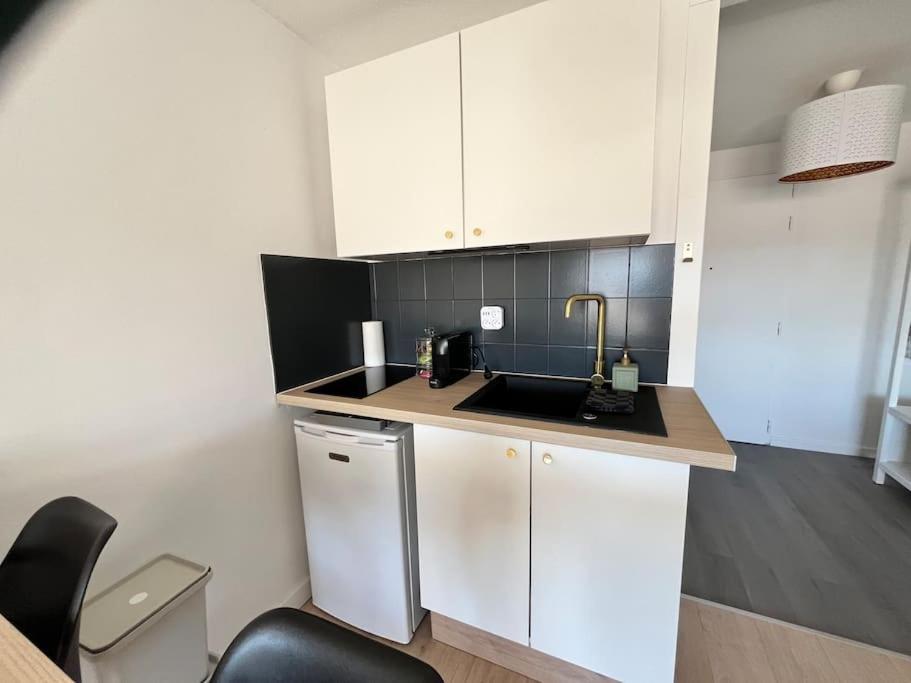 Studio Vue Mer Avec Piscine Et Terrain De Tennis Sausset-les-Pins Exterior foto
